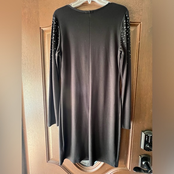 Black Dress - Picture 2 of 3